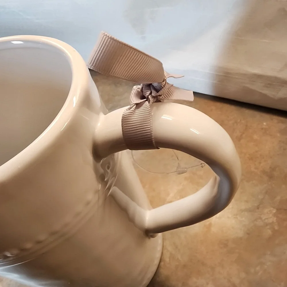 Modern Southern Home Stoneware White Glazed Water/Tea Pitcher Serving (S21)